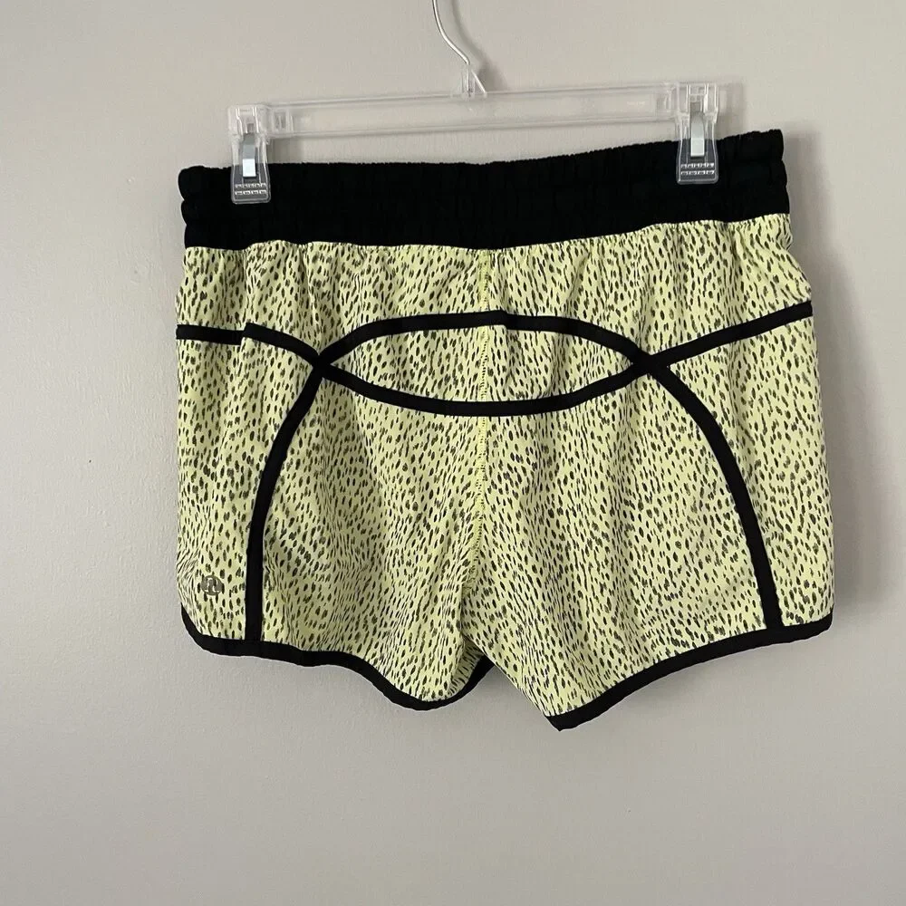 Lululemon Size 8 Yellow Printed Tracker Shorts 4